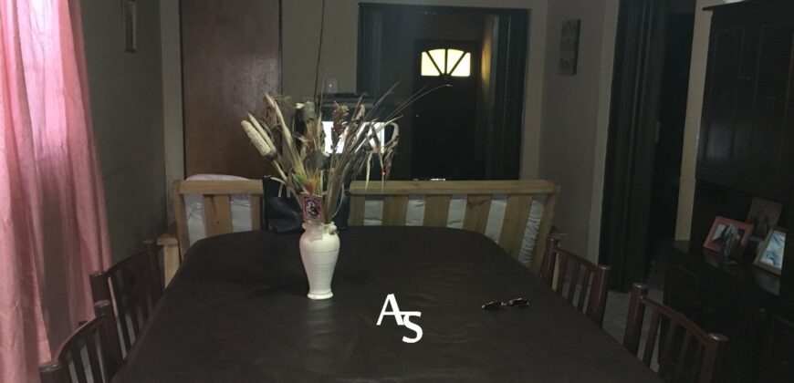 Casa de 100m2 + local comercial