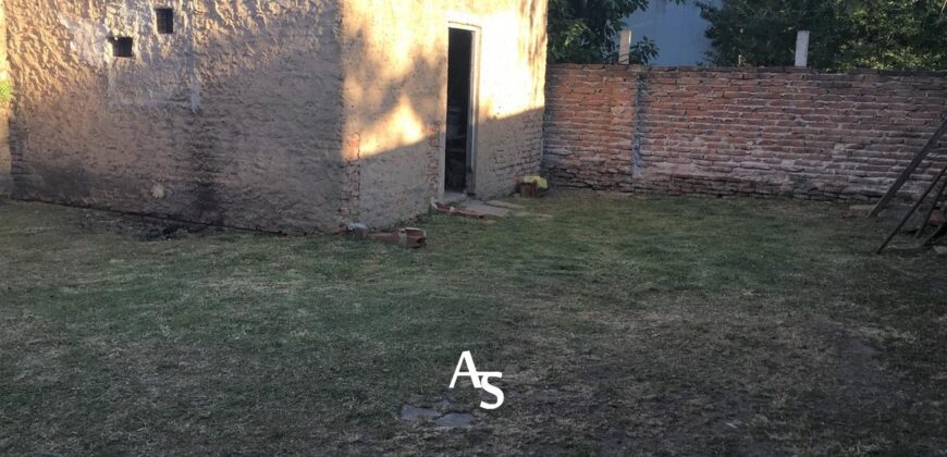 Casa de 100m2 + local comercial