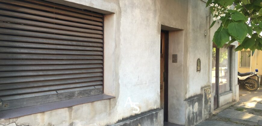 Casa de 100m2 + local comercial