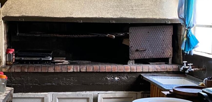 Casa Céntrica Antigua en Navarro