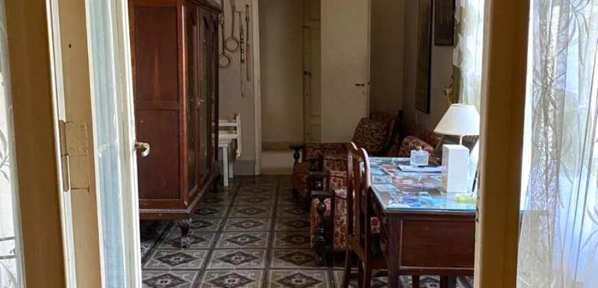 Casa Céntrica Antigua en Navarro