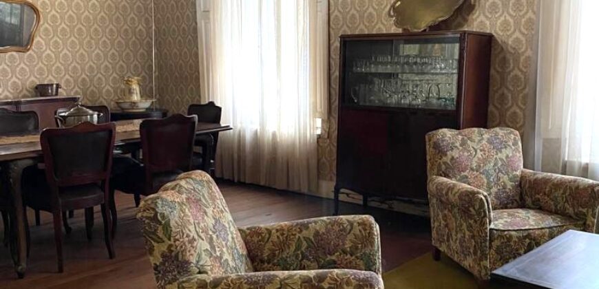 Casa Céntrica Antigua en Navarro