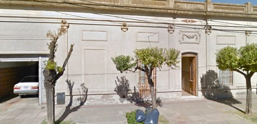 Casa Céntrica Antigua en Navarro