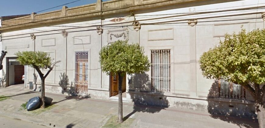 Casa Céntrica Antigua en Navarro