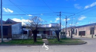 Casa a reciclar en esquina