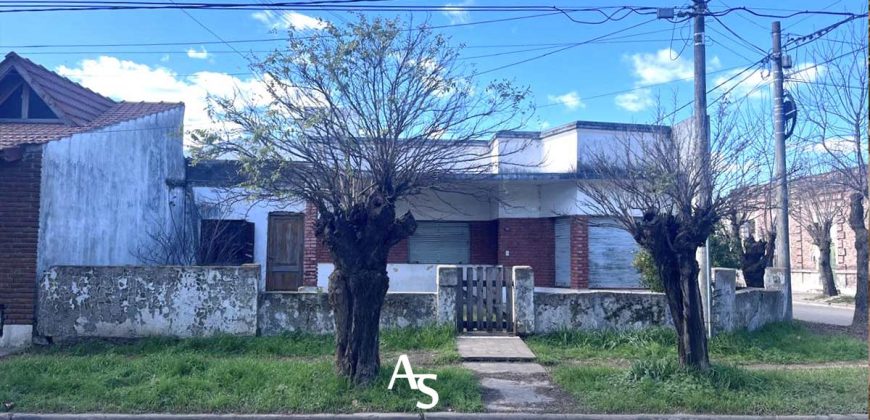 Casa a reciclar en esquina