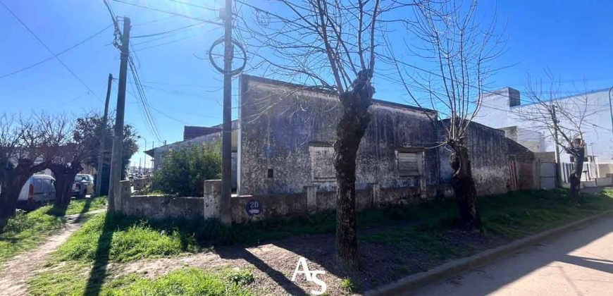 Casa a reciclar en esquina