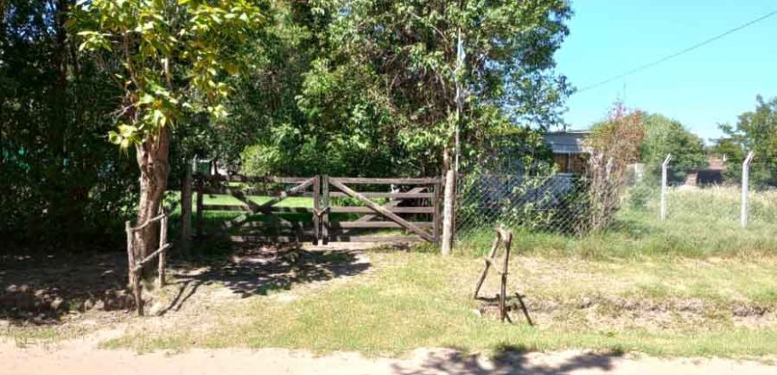 Casa en venta sobre gran lote en Las Marianas