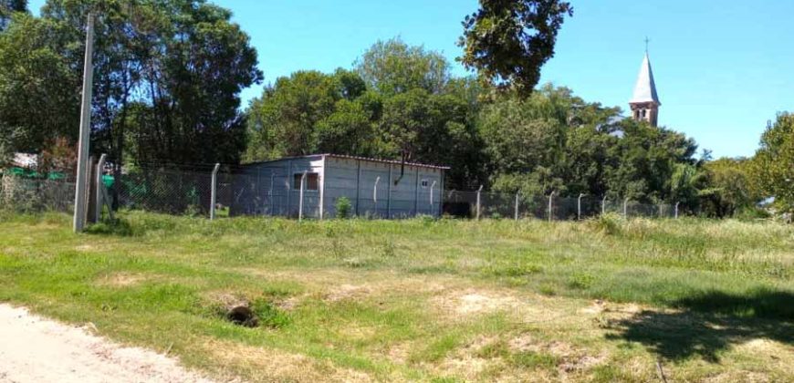 Casa en venta sobre gran lote en Las Marianas