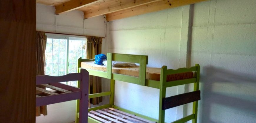 Casa en venta sobre gran lote en Las Marianas