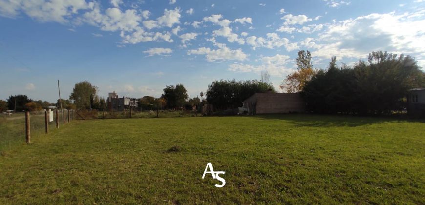 Terreno de 1035 m2 en esquina