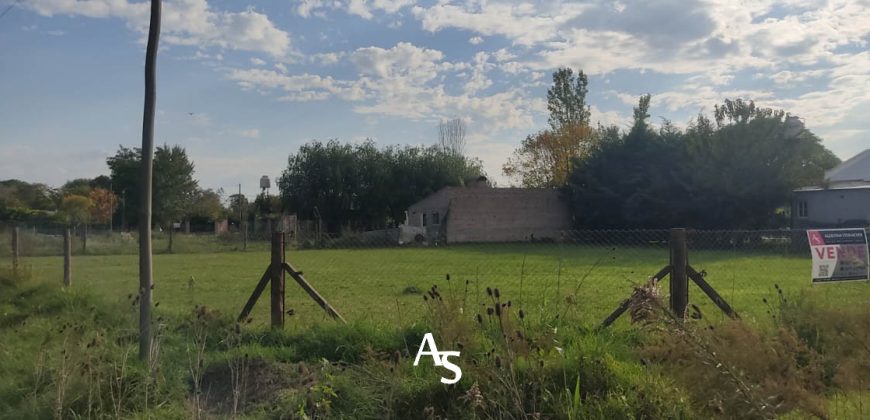 Terreno de 1035 m2 en esquina