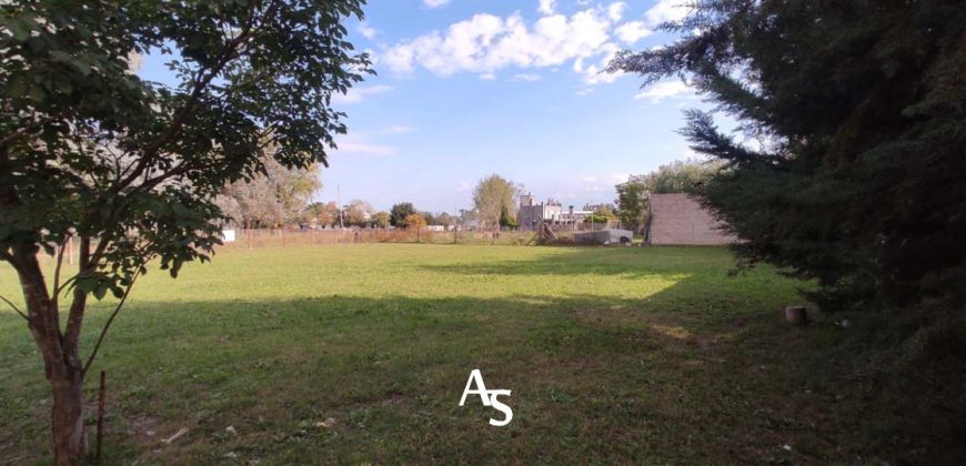 Terreno de 1035 m2 en esquina
