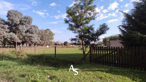 Terreno de 1035 m2 en esquina