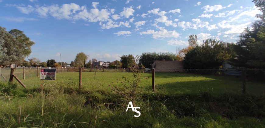 Terreno de 1035 m2 en esquina