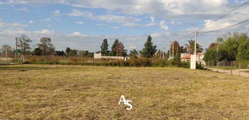 Terreno de 801 m2 en esquina – Financiación