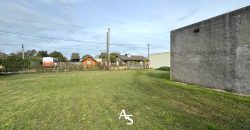 Terreno de 858m2 con galpón