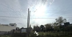 Terreno de 858m2 con galpón