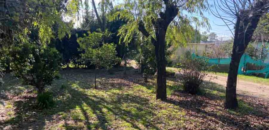 Gran terreno con casa de 135 m2