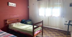 Gran terreno con casa de 135 m2