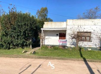 Gran terreno con casa de 135 m2