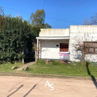Gran terreno con casa de 135 m2