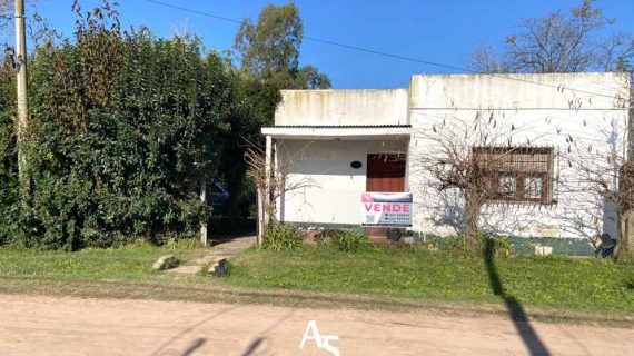 Gran terreno con casa de 135 m2