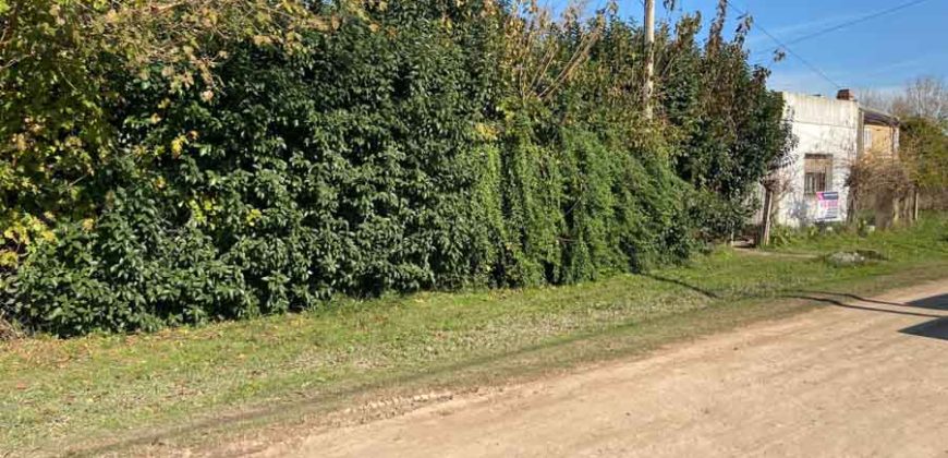 Gran terreno con casa de 135 m2