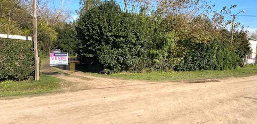 Gran terreno con casa de 135 m2