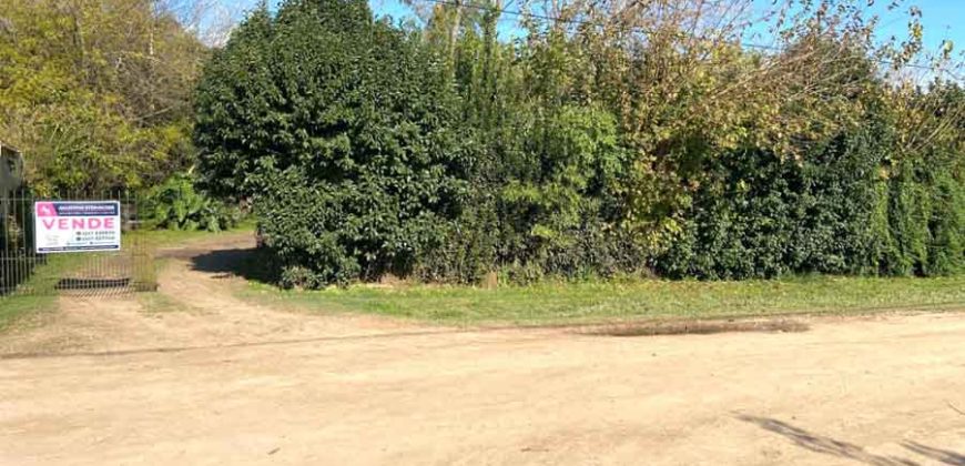 Gran terreno con casa de 135 m2