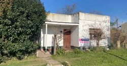 Gran terreno con casa de 135 m2