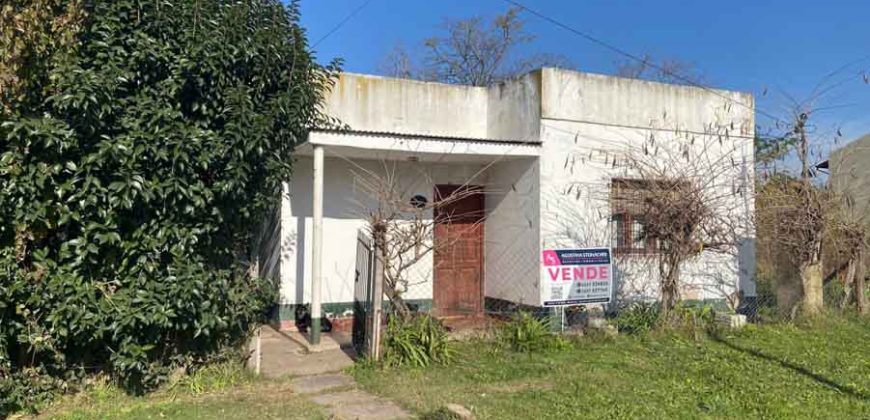Gran terreno con casa de 135 m2