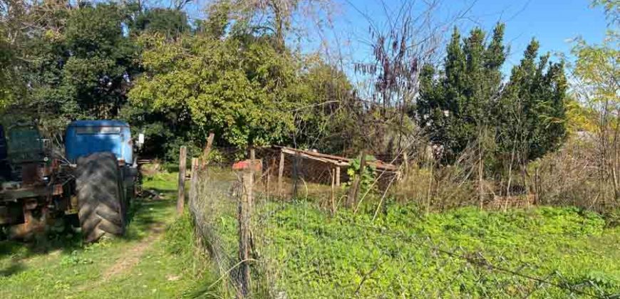 Gran terreno con casa de 135 m2