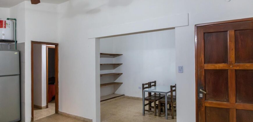Casa, quincho con pileta y local comercial