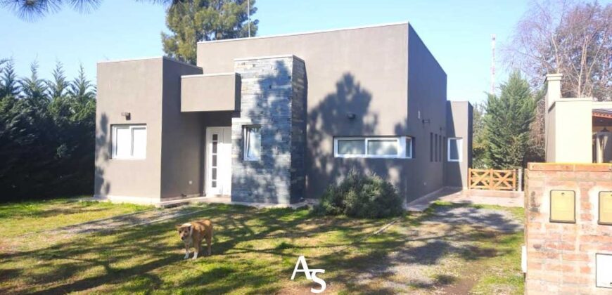 Casa en barrio La Olivia
