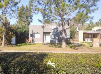 Casa en barrio La Olivia