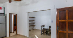 Casa, quincho con pileta y local comercial