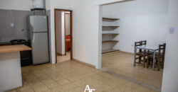 Casa, quincho con pileta y local comercial