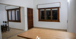 Casa, quincho con pileta y local comercial