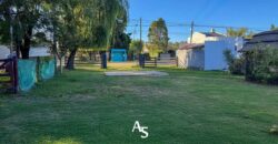 Casa, quincho con pileta y local comercial