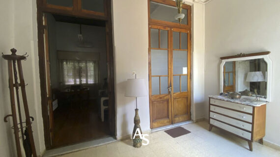 Casa antigua + local comercial