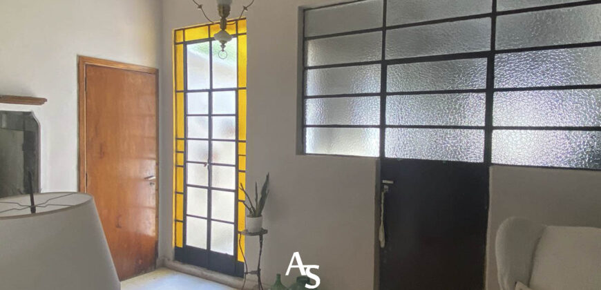 Casa antigua + local comercial