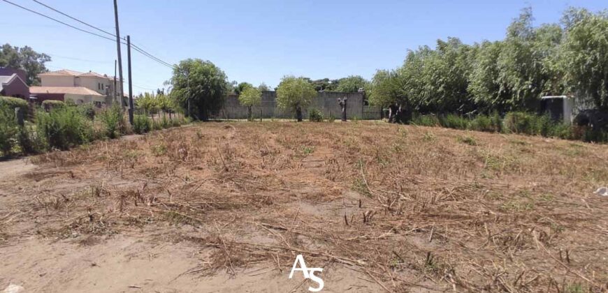 Terreno de 957m2 en esquina