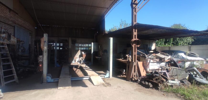 Excelente galpón de 506 m2 cubiertos