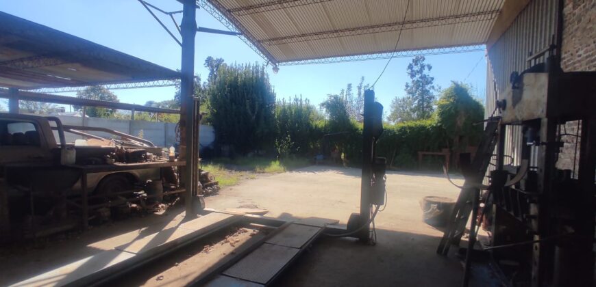 Excelente galpón de 506 m2 cubiertos