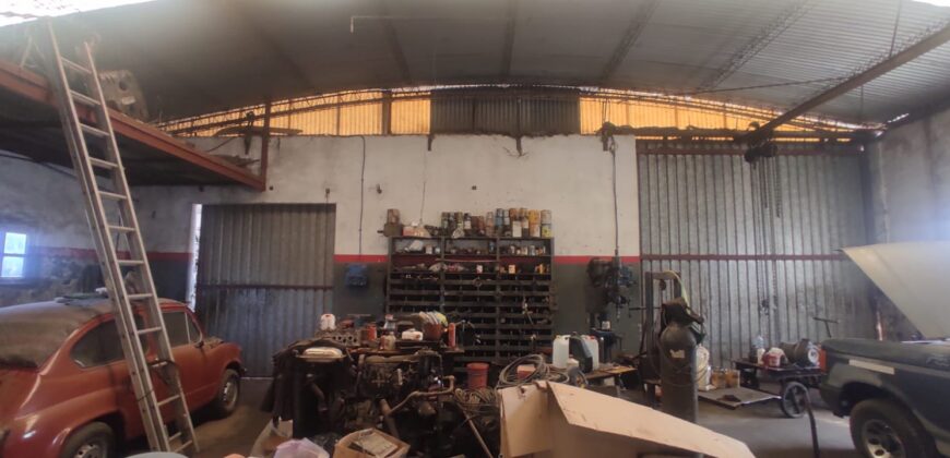 Excelente galpón de 506 m2 cubiertos