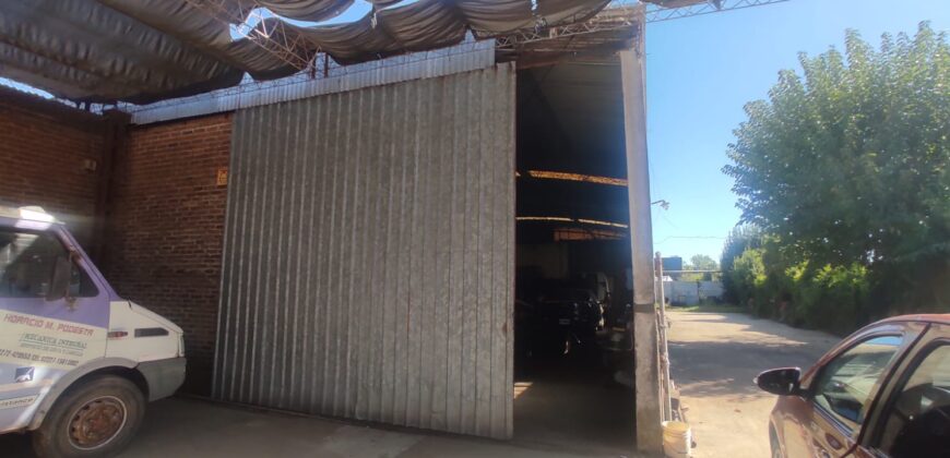 Excelente galpón de 506 m2 cubiertos