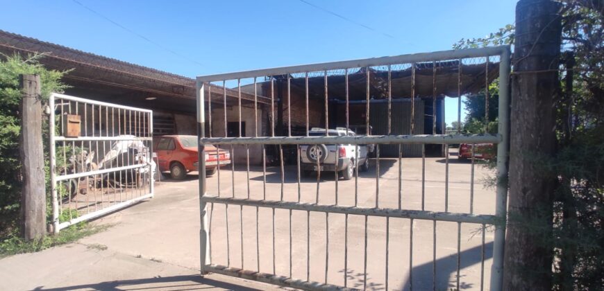 Excelente galpón de 506 m2 cubiertos