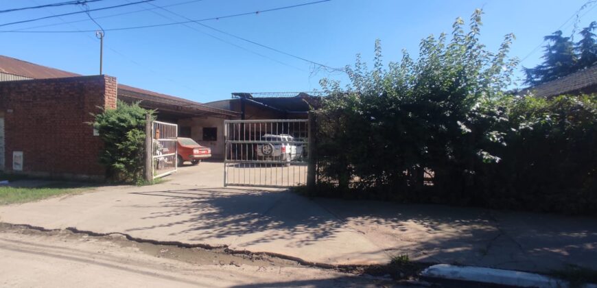 Excelente galpón de 506 m2 cubiertos