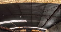 Excelente galpón de 506 m2 cubiertos